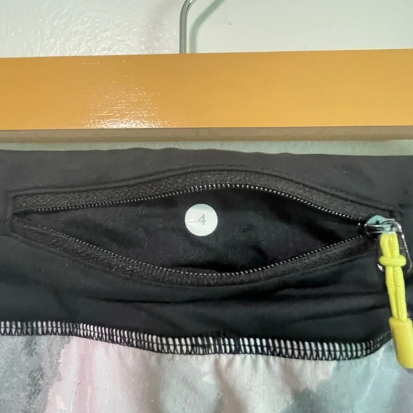 LULULEMON RARE  Run Willpower Skirt in Citron Tinted Canvas - Size 4 - Picture 9 of 11
